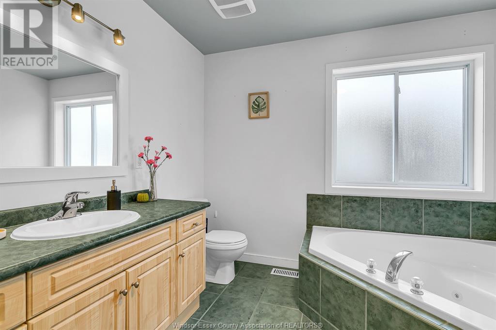 Photo 15 of 200 Riverview Avenue, Lasalle ON
