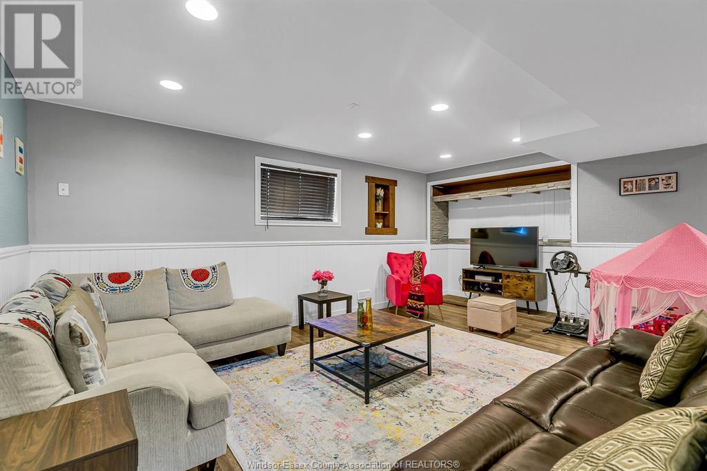 Photo 19 of 200 Riverview Avenue, Lasalle ON