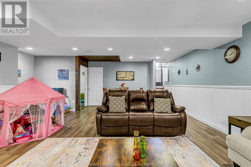 Photo 20 of 200 Riverview Avenue, Lasalle ON