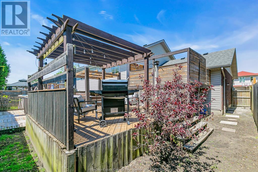 Photo 30 of 200 Riverview Avenue, Lasalle ON