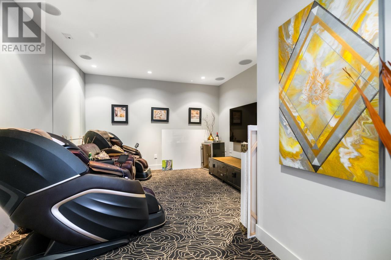 Photo 11 of 7326 Ridge Drive, Burnaby BC
