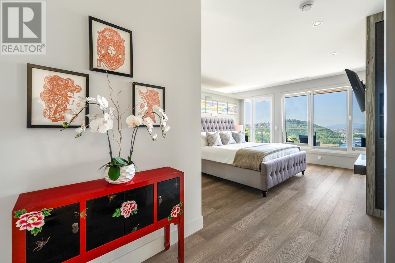 Photo 37 of 7326 Ridge Drive, Burnaby BC