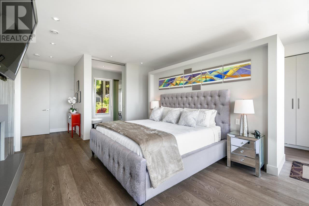 Photo 23 of 7326 Ridge Drive, Burnaby BC