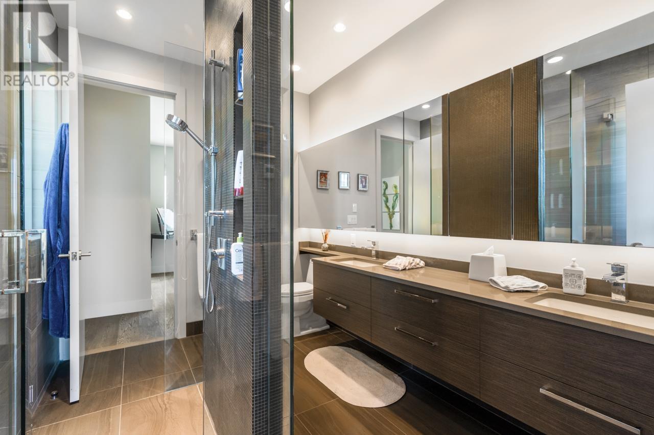 Photo 6 of 7326 Ridge Drive, Burnaby BC