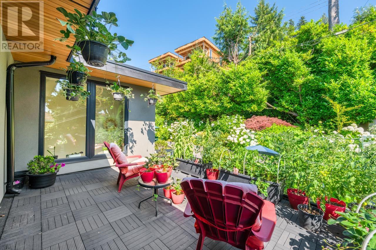 Photo 27 of 7326 Ridge Drive, Burnaby BC