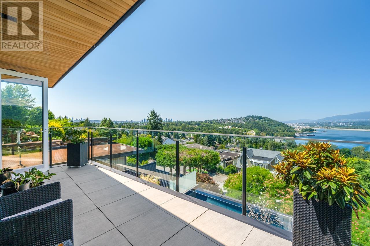 Photo 18 of 7326 Ridge Drive, Burnaby BC