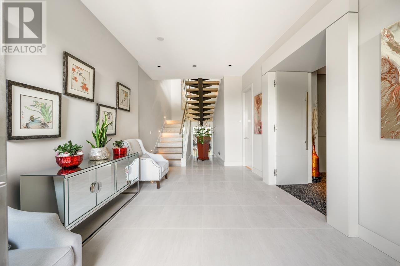 Photo 12 of 7326 Ridge Drive, Burnaby BC