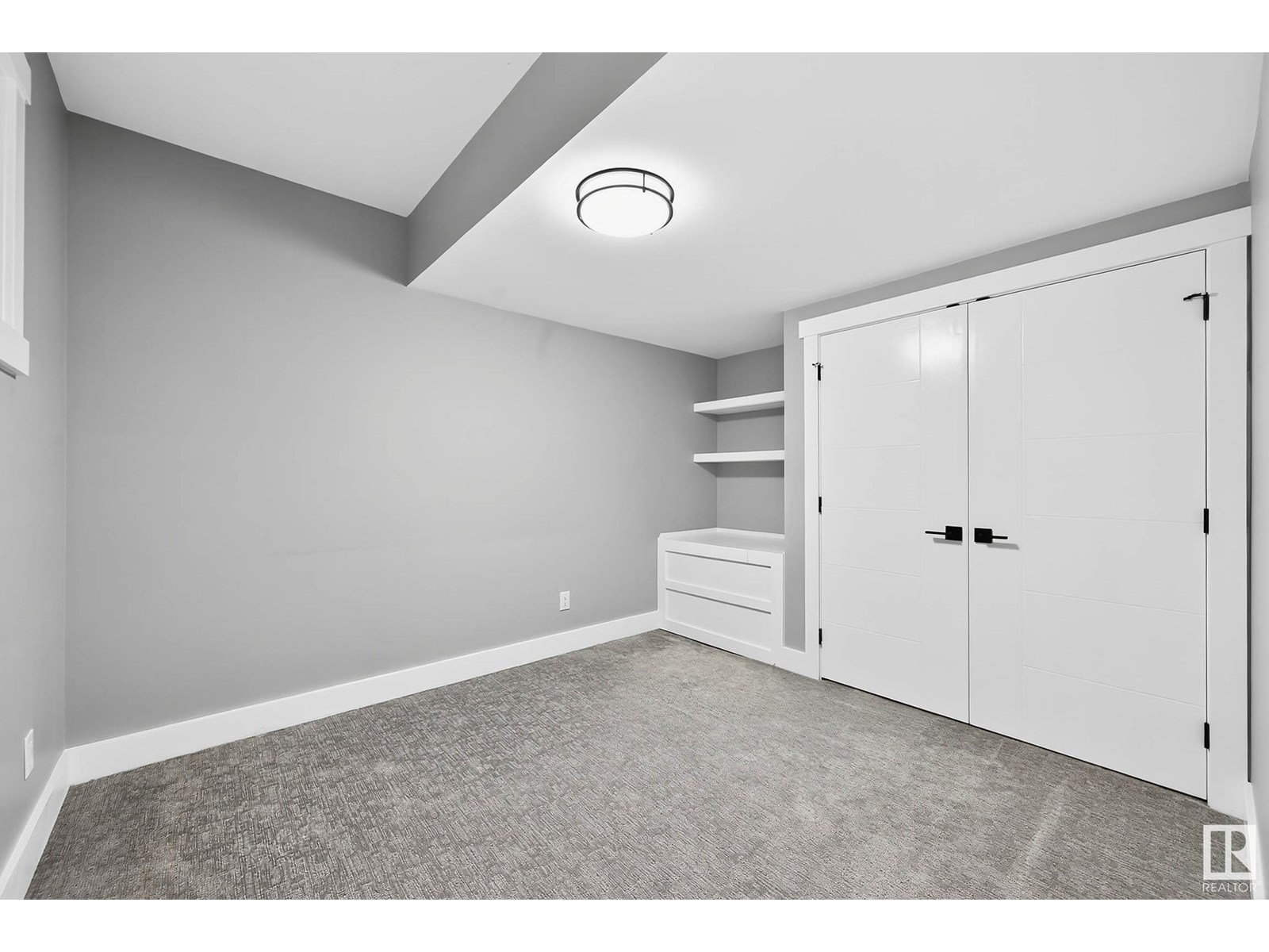 Photo 27 of 8805 Strathearn Dr Nw, Edmonton AB