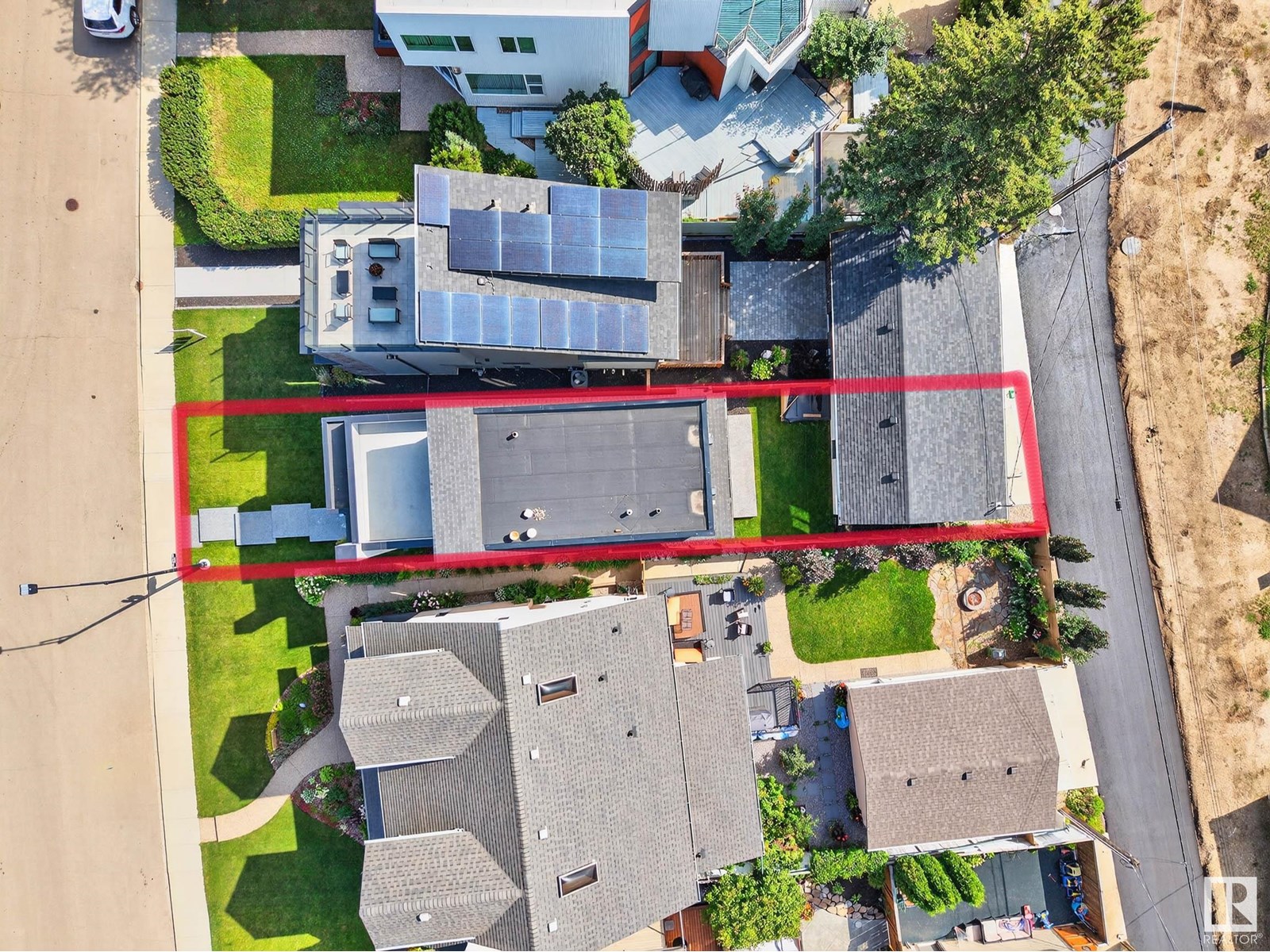 Photo 33 of 8805 Strathearn Dr Nw, Edmonton AB