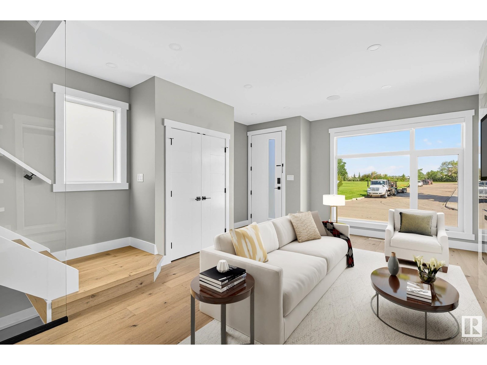 Photo 4 of 8805 Strathearn Dr Nw, Edmonton AB