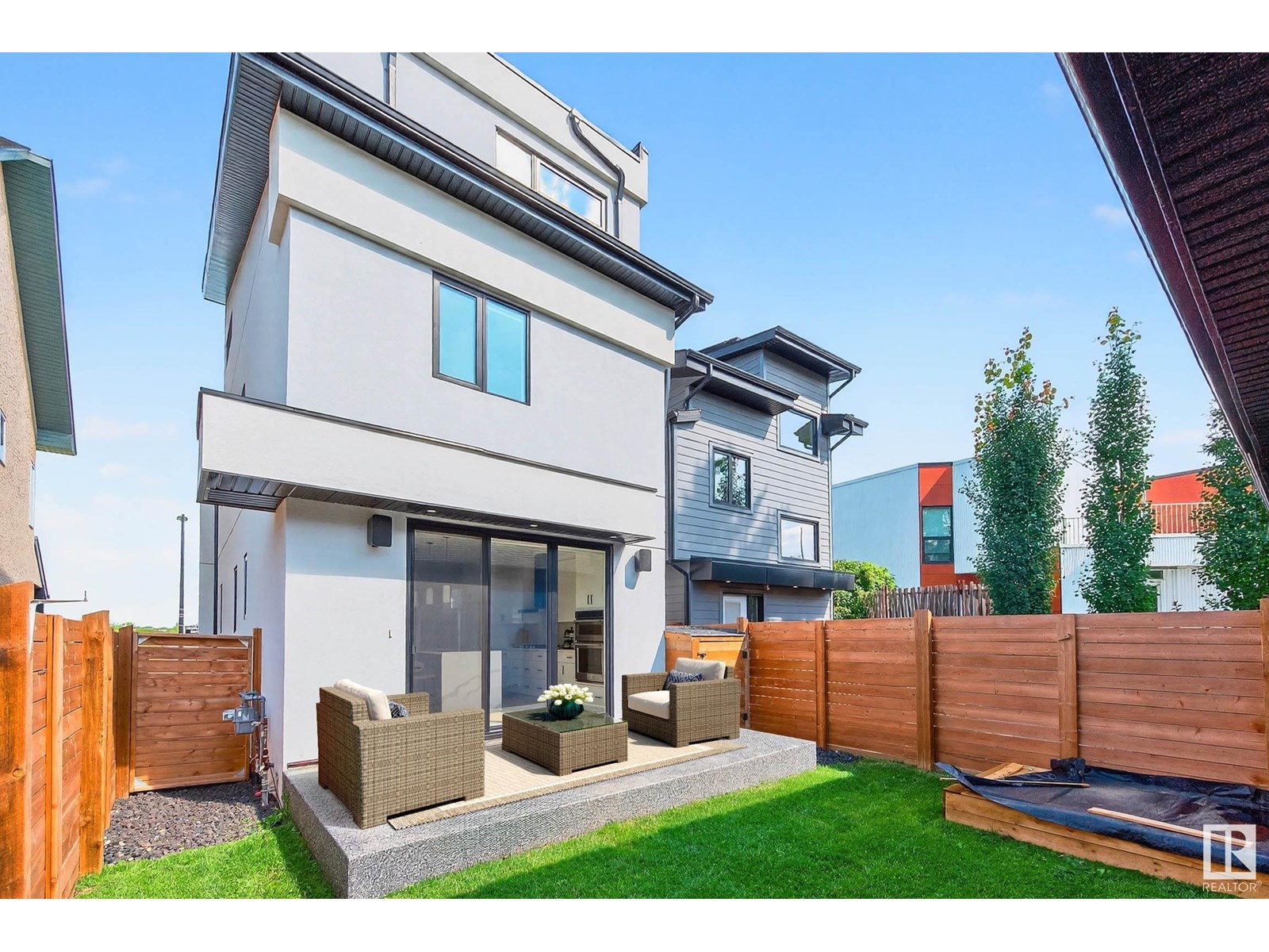 Photo 32 of 8805 Strathearn Dr Nw, Edmonton AB