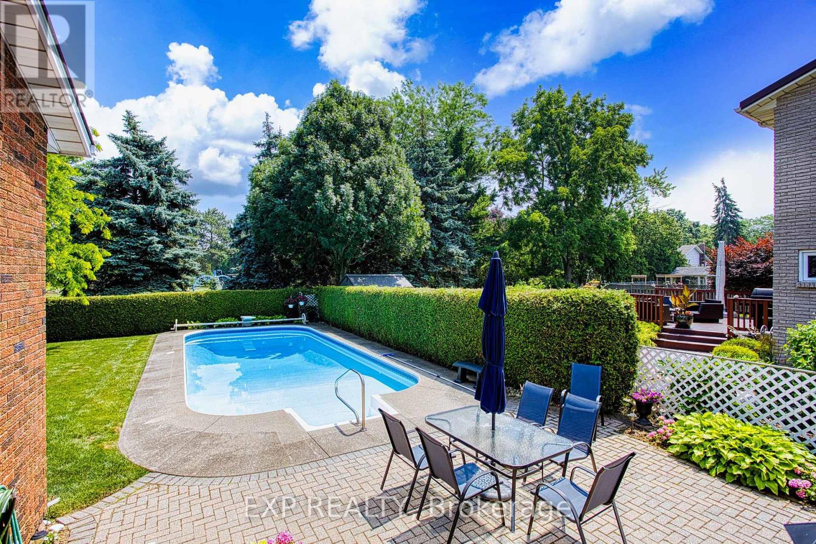 Photo 27 of 24 Samuel Road, Grimsby ON