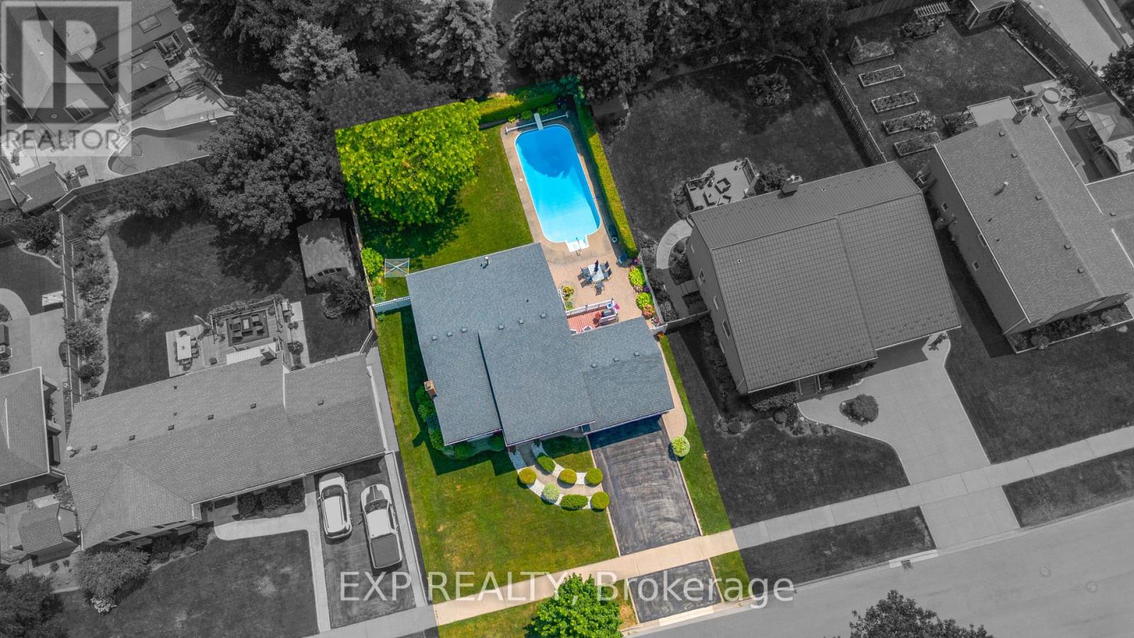 Photo 37 of 24 Samuel Road, Grimsby ON