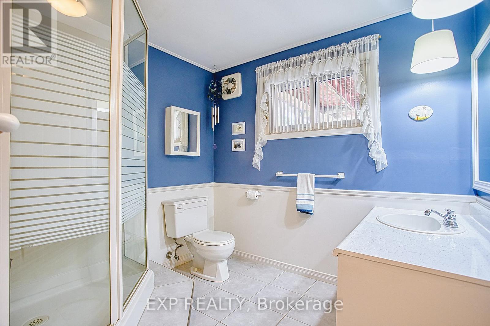 Photo 20 of 24 Samuel Road, Grimsby ON