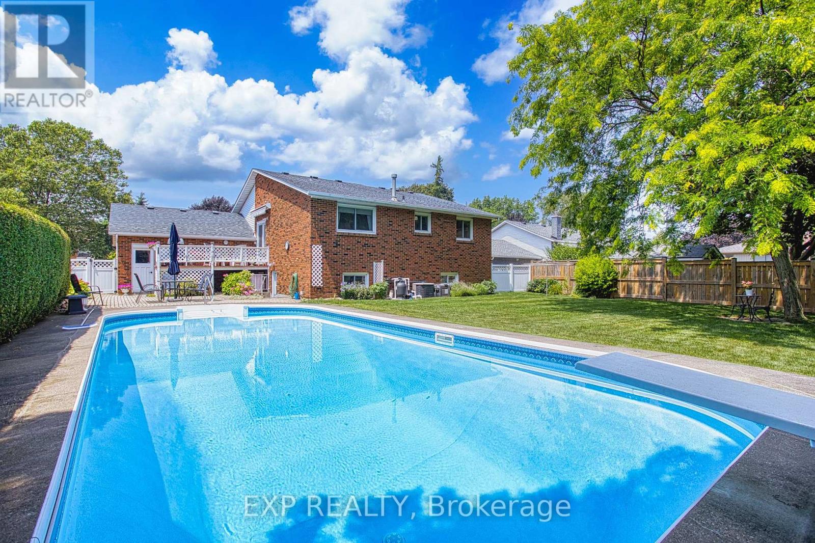 Photo 34 of 24 Samuel Road, Grimsby ON