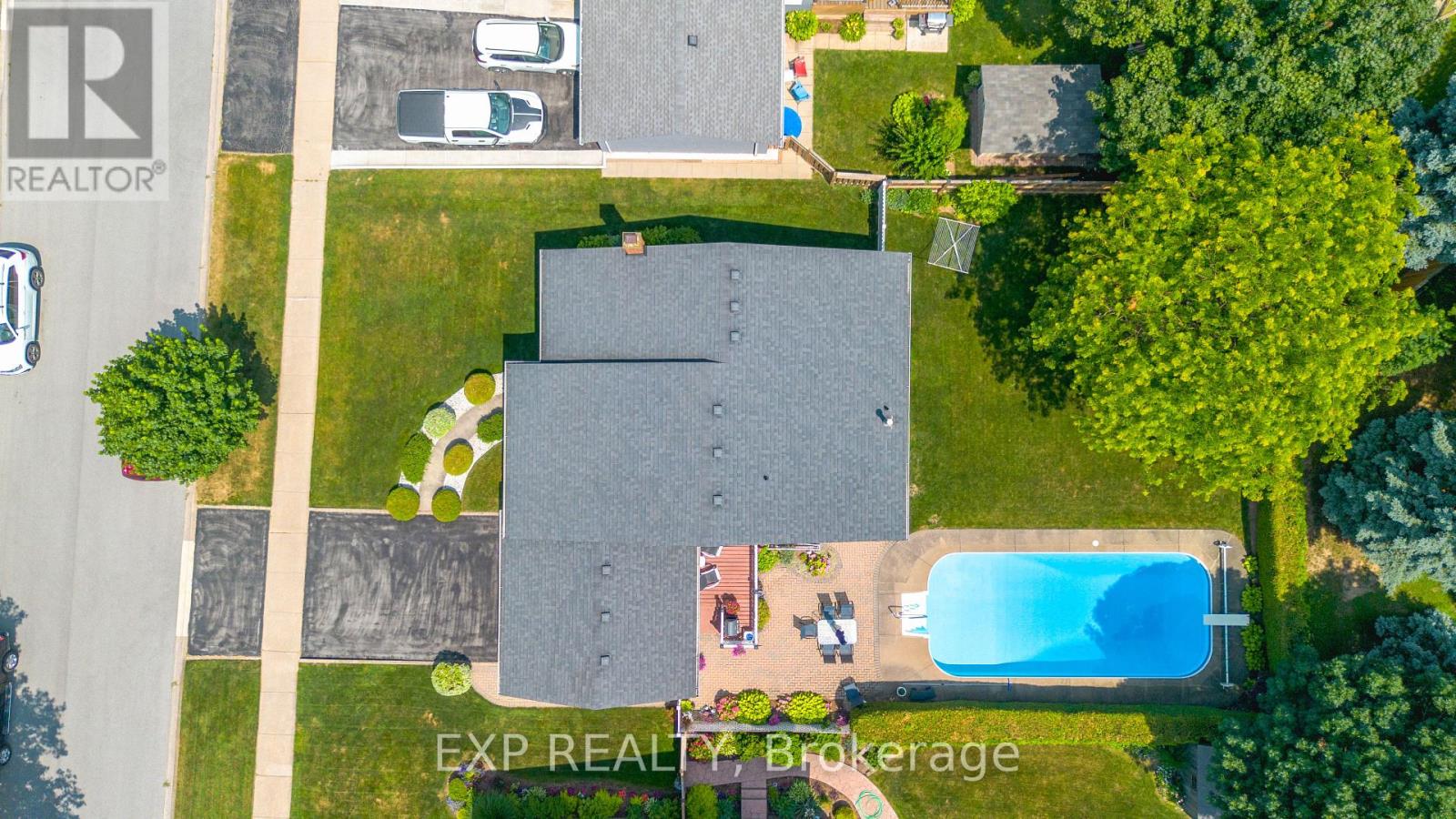 Photo 38 of 24 Samuel Road, Grimsby ON