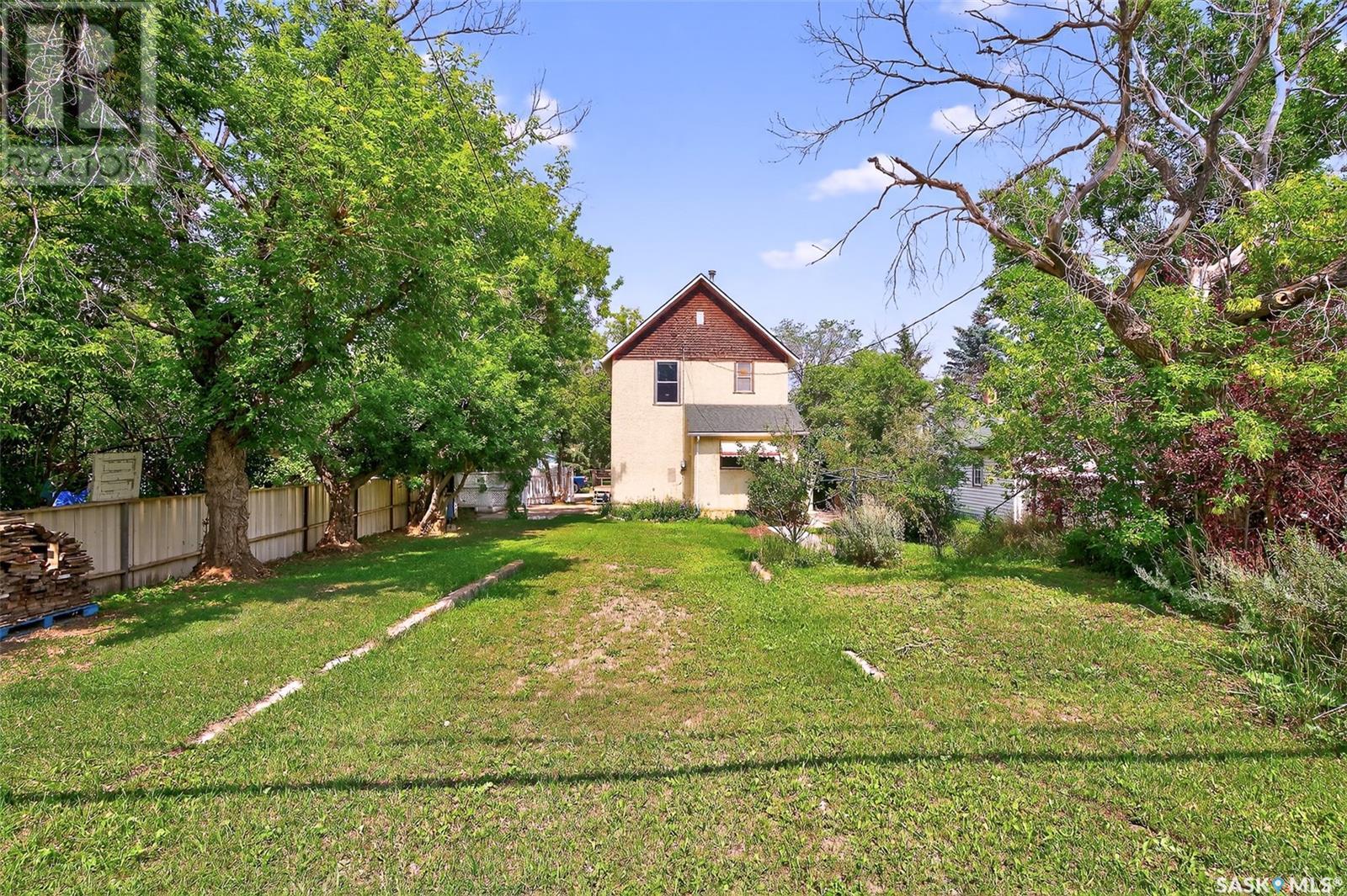 Photo 45 of 121 Lillooet Street E, Moose Jaw SK
