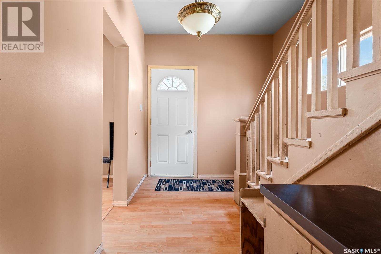 Photo 5 of 121 Lillooet Street E, Moose Jaw SK
