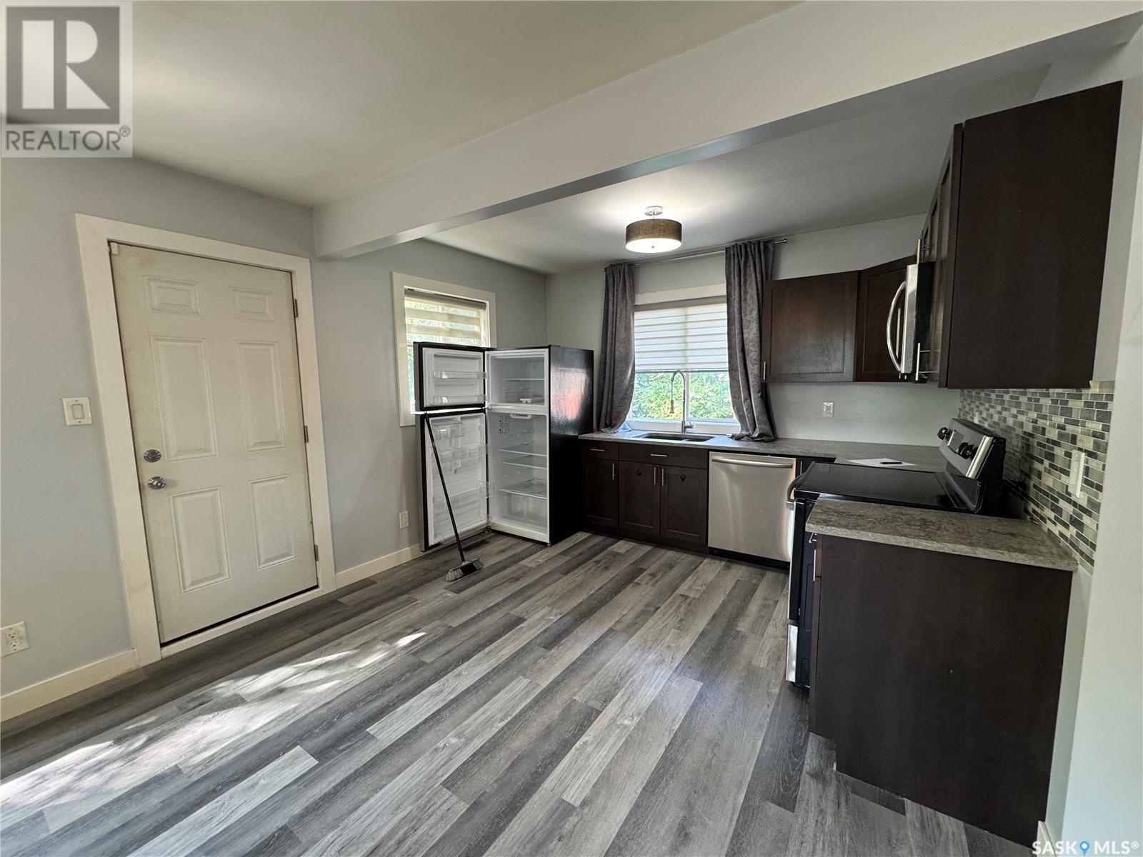 Photo 2 of 664 17th Street W, Prince Albert SK