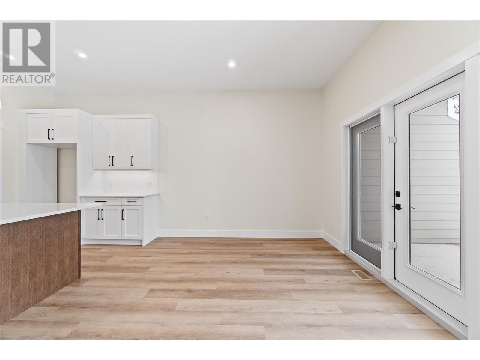 1 231 20 Street Northeast, Salmon Arm