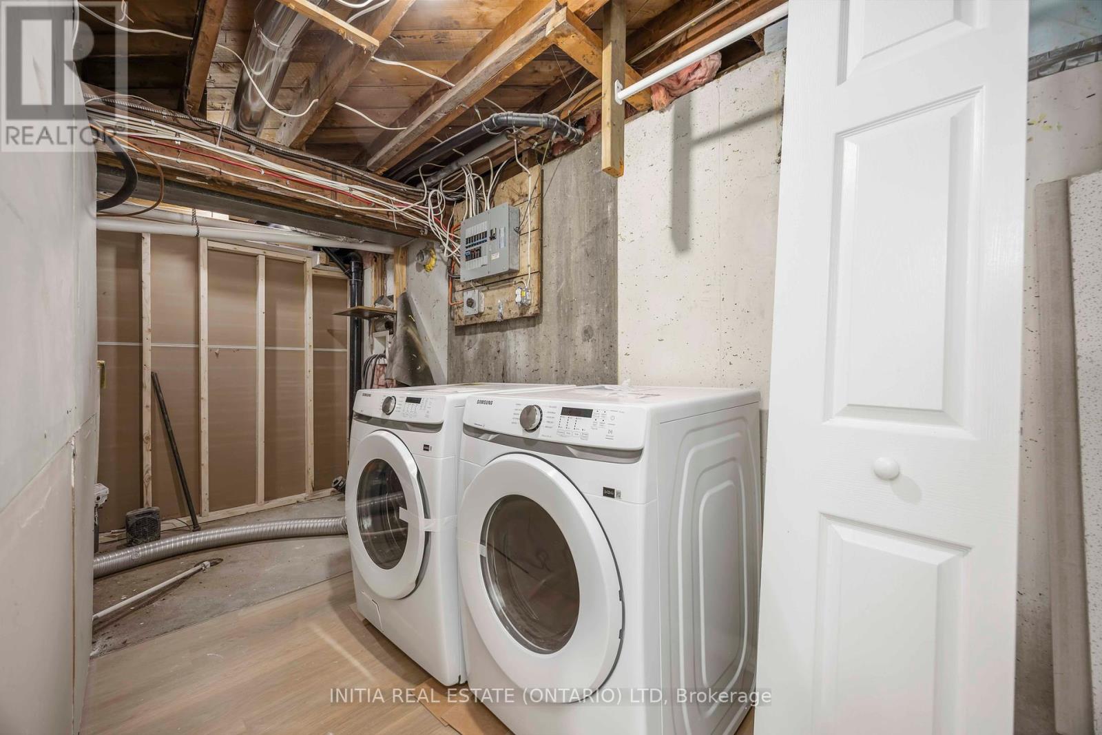 Photo 22 of 136 Chestnut Avenue, Sarnia ON