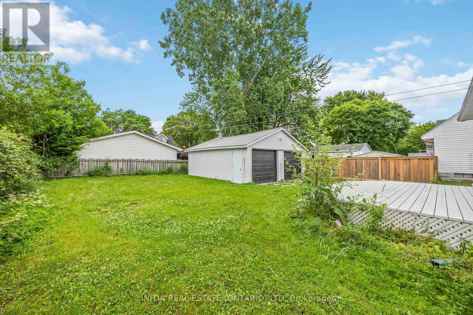 Photo 27 of 136 Chestnut Avenue, Sarnia ON