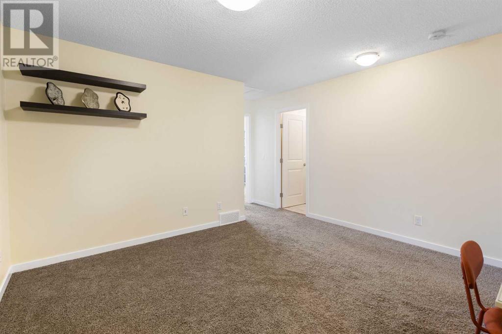 Single Family House for Sale in  Evansridge Crescent NW Evanston Calgary 