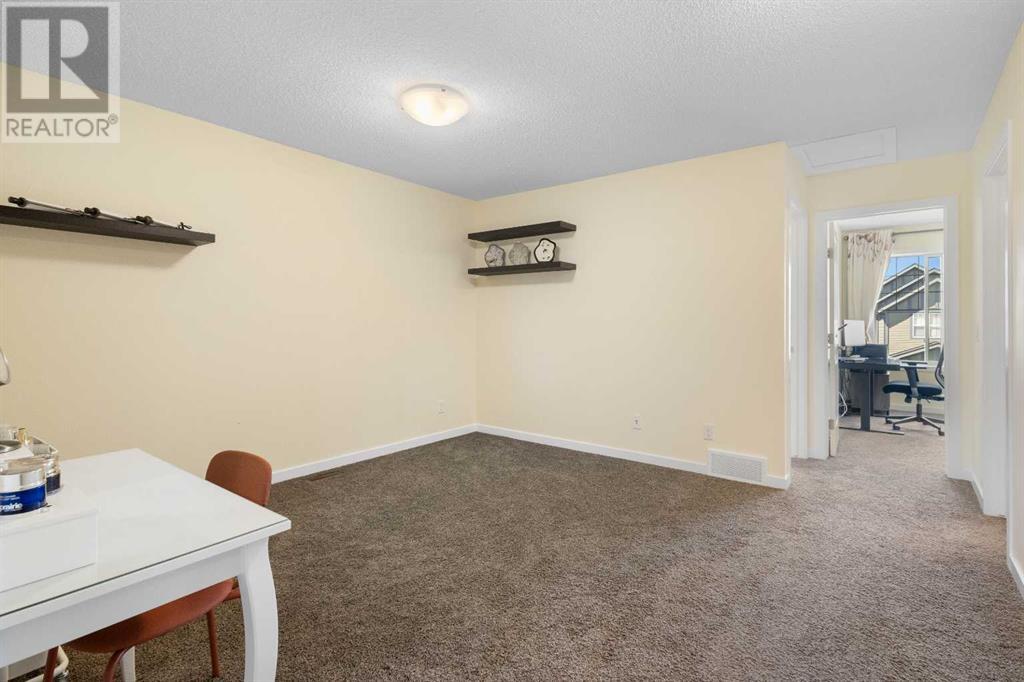 Single Family House for Sale in  Evansridge Crescent NW Evanston Calgary 