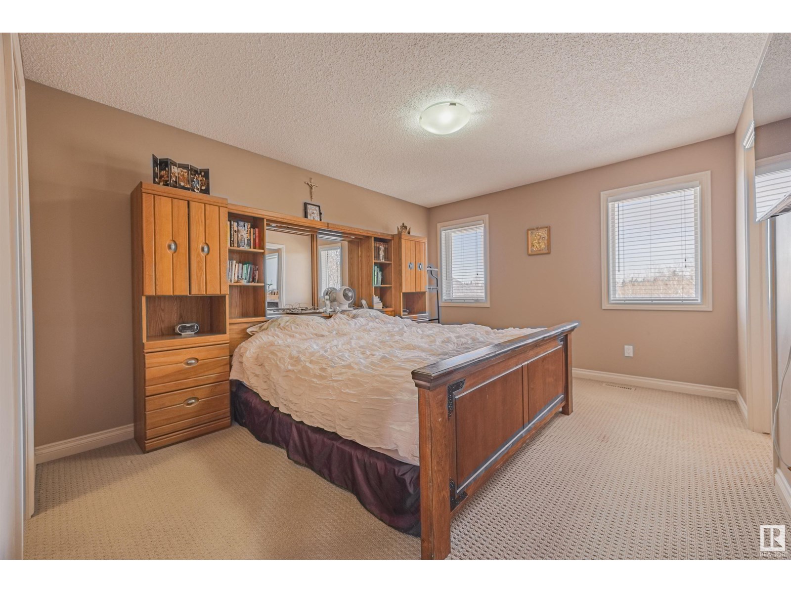 Photo 38 of 57 Homestead Crescent Nw, Edmonton AB