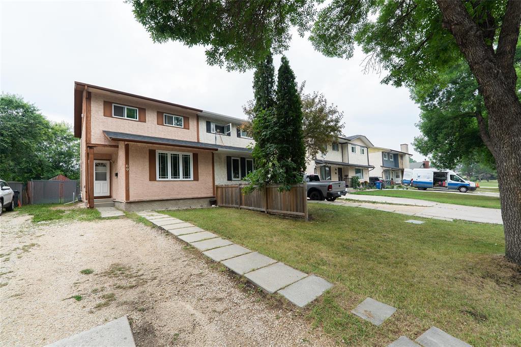 Photo 3 of 69 Charter Drive, Winnipeg MB