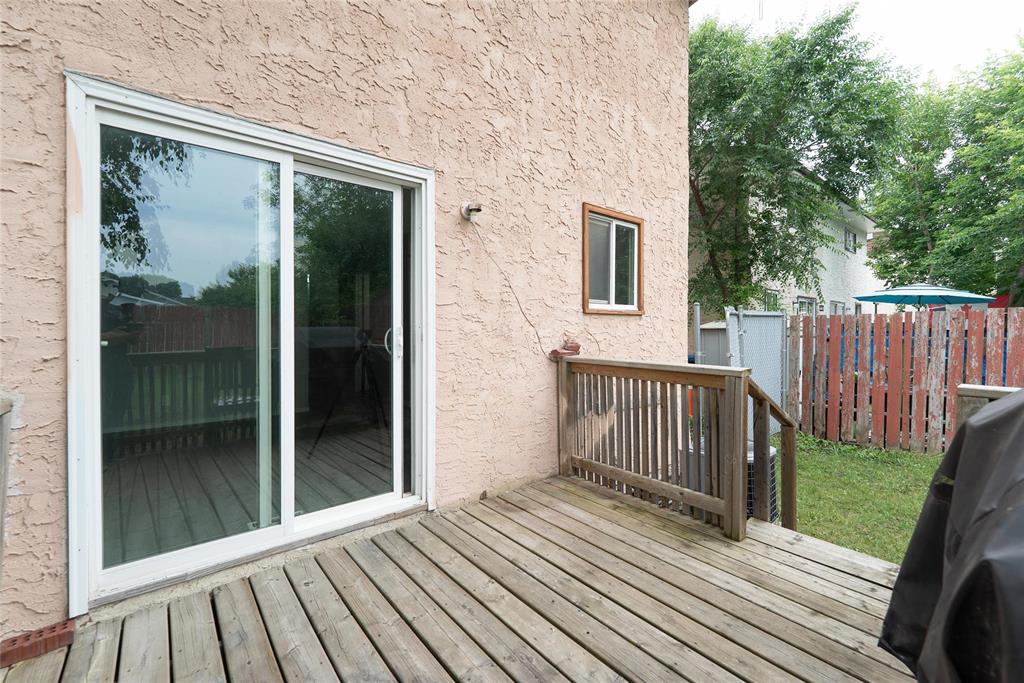 Photo 4 of 69 Charter Drive, Winnipeg MB