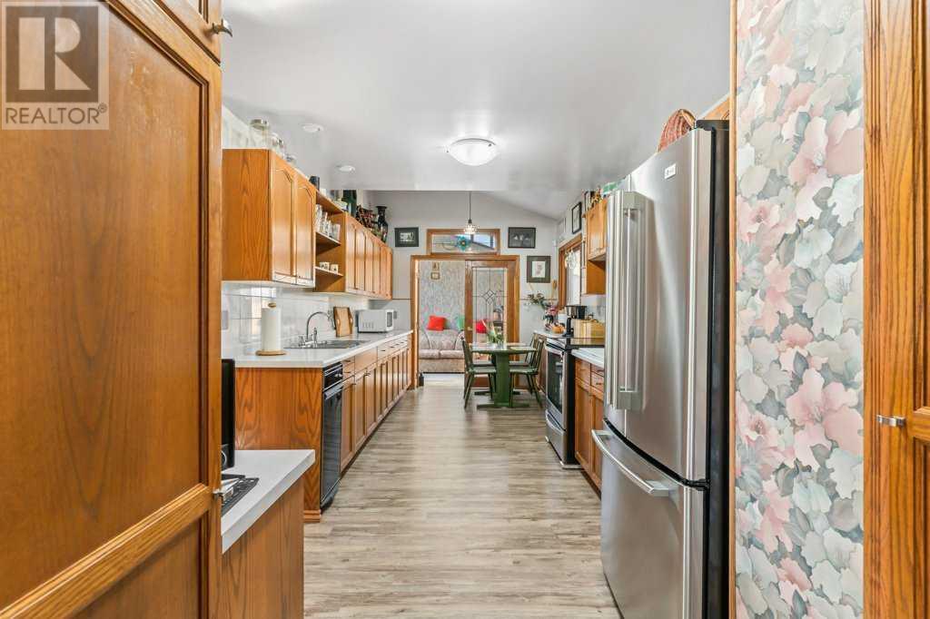 Single Family House Bungalow for Sale in  Hunterbow Crescent NW Huntington Hills Calgary 