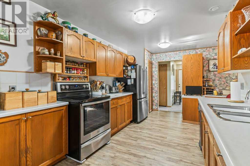 Single Family House Bungalow for Sale in  Hunterbow Crescent NW Huntington Hills Calgary 