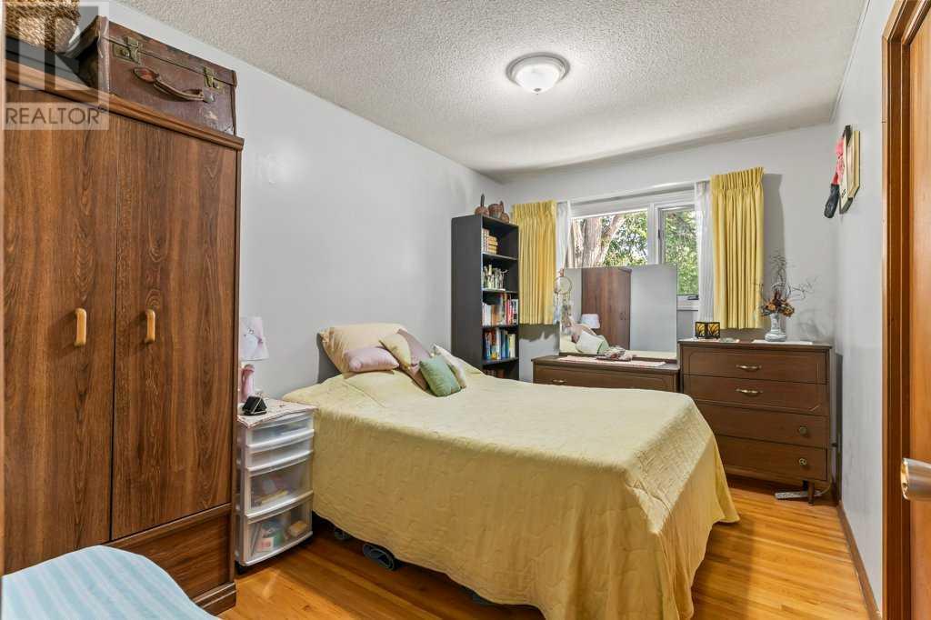 Single Family House Bungalow for Sale in  Hunterbow Crescent NW Huntington Hills Calgary 