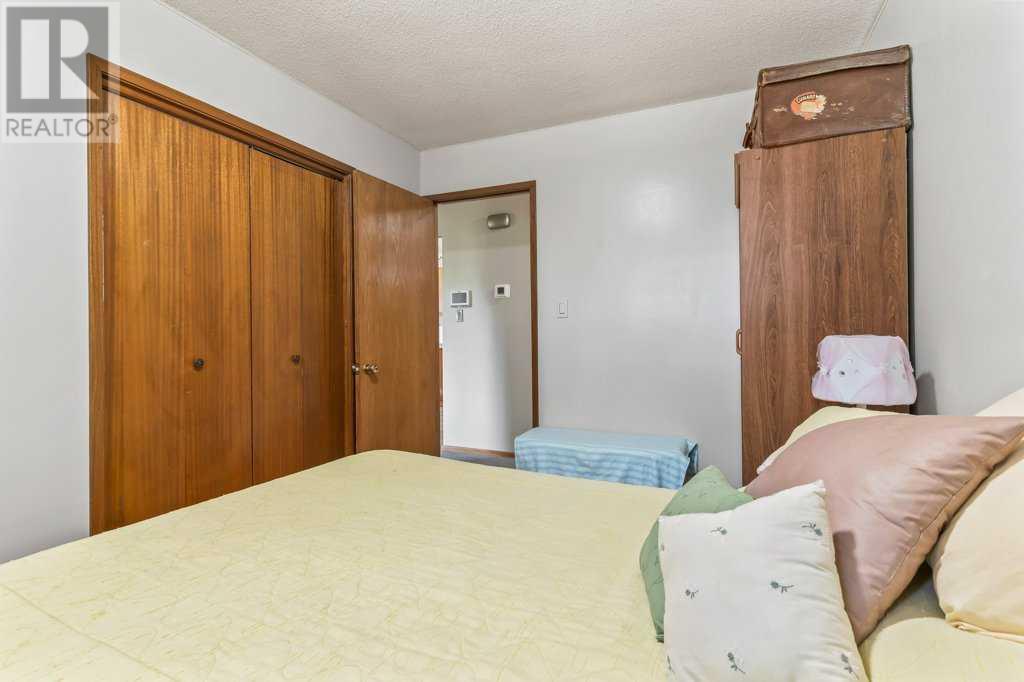 Single Family House Bungalow for Sale in  Hunterbow Crescent NW Huntington Hills Calgary 