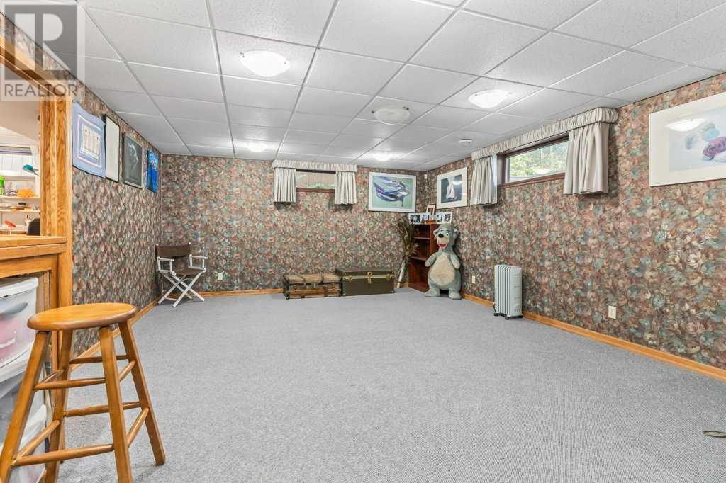Single Family House Bungalow for Sale in  Hunterbow Crescent NW Huntington Hills Calgary 