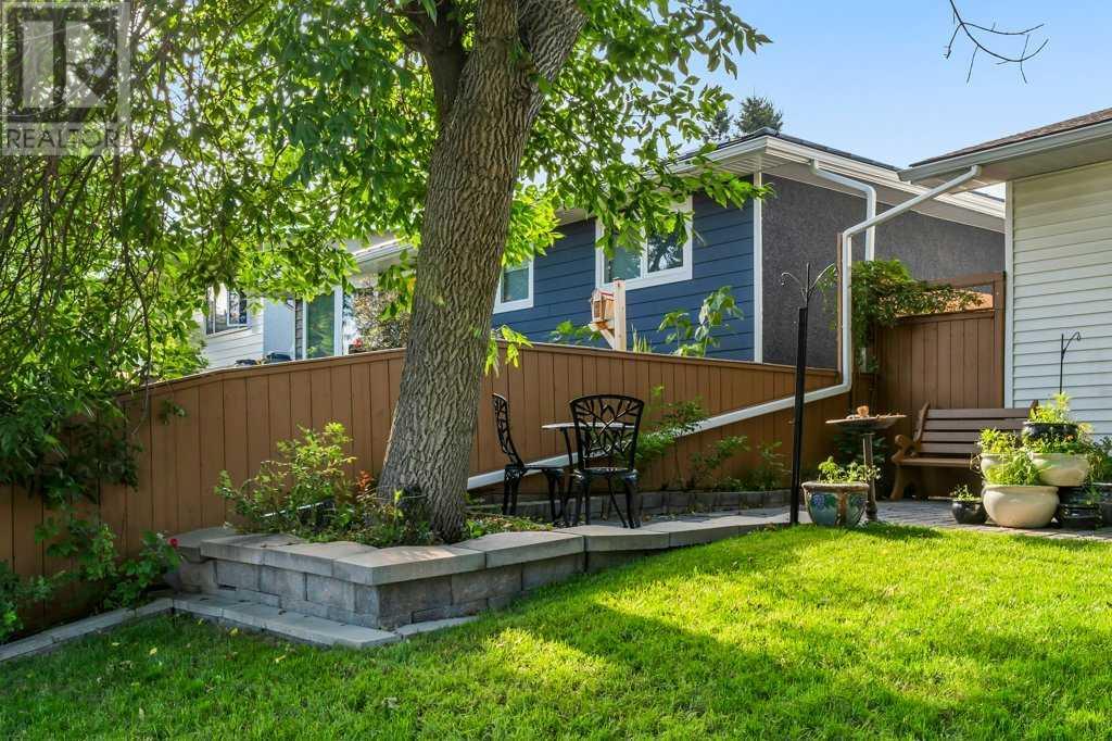 Single Family House Bungalow for Sale in  Hunterbow Crescent NW Huntington Hills Calgary 