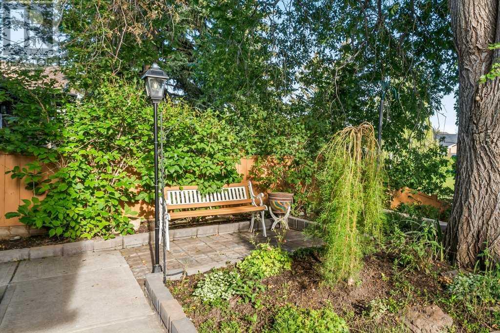 Single Family House Bungalow for Sale in  Hunterbow Crescent NW Huntington Hills Calgary 