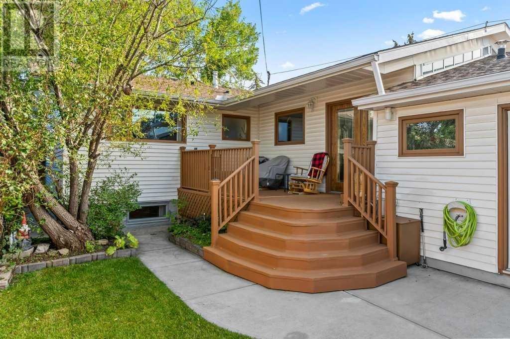 Single Family House Bungalow for Sale in  Hunterbow Crescent NW Huntington Hills Calgary 