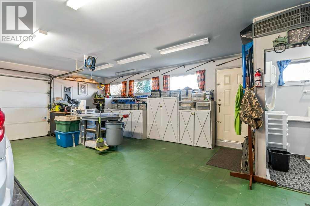 Single Family House Bungalow for Sale in  Hunterbow Crescent NW Huntington Hills Calgary 