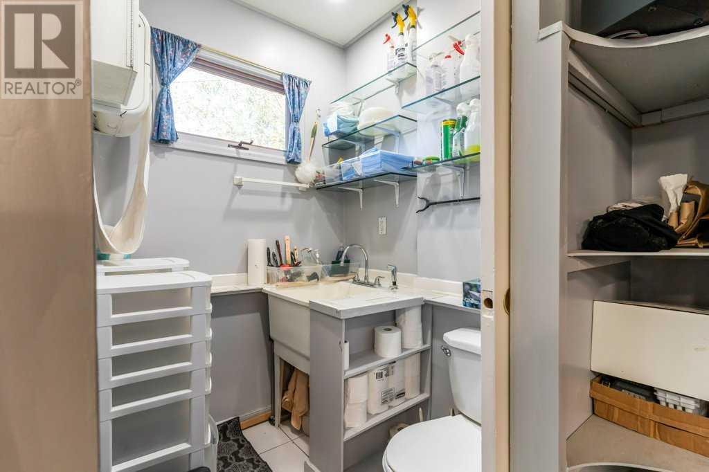 Single Family House Bungalow for Sale in  Hunterbow Crescent NW Huntington Hills Calgary 