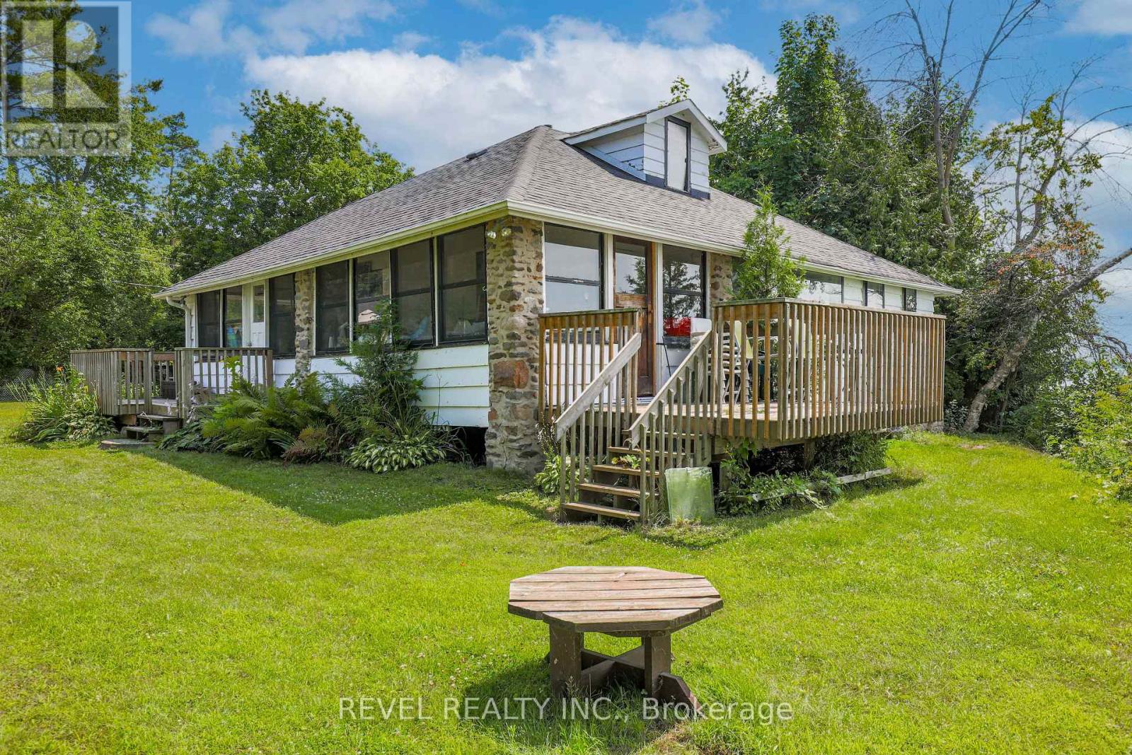 Photo 38 of 8 Johnstone Lane, Scugog ON