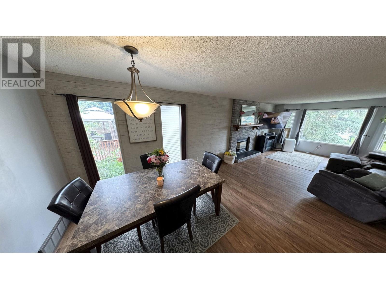 Photo 4 of 11404 92 Street, Fort St John BC