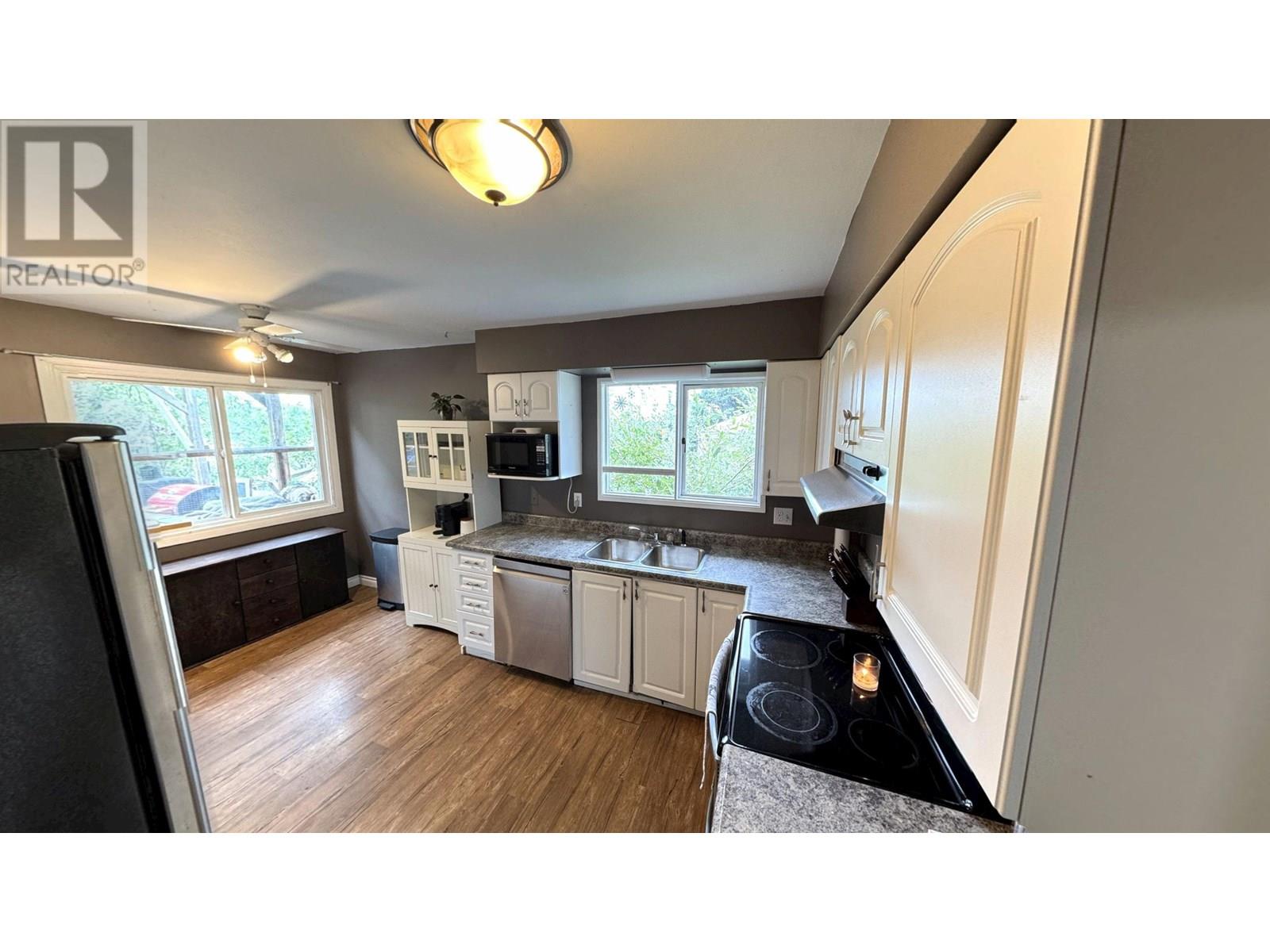 Photo 3 of 11404 92 Street, Fort St John BC