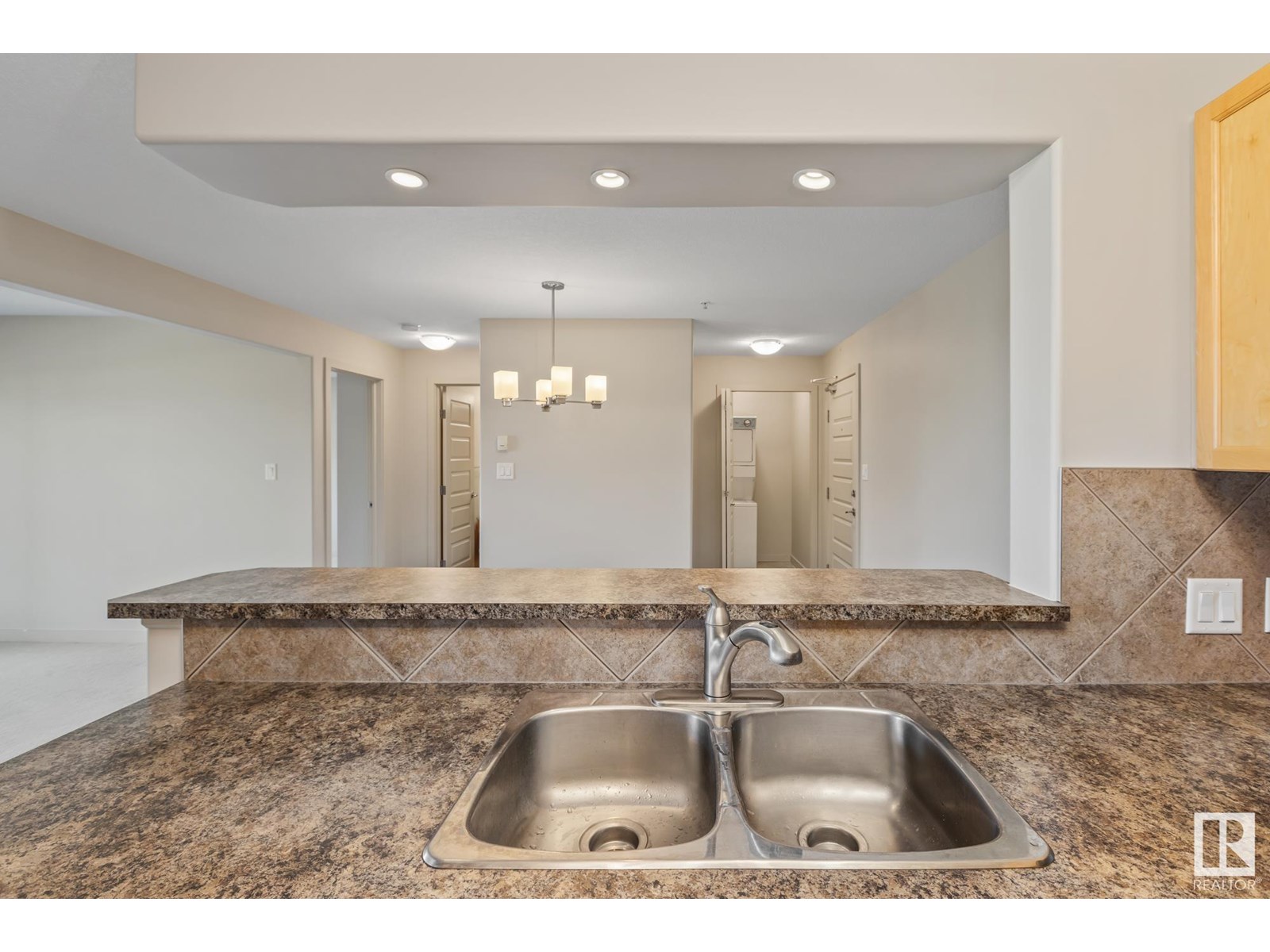 Photo 6 of 313 11615 Ellerslie Rd Sw, Edmonton AB