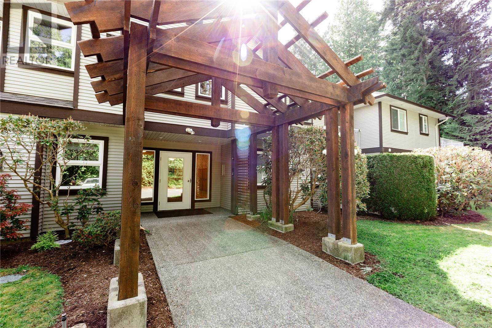 Photo 7 of 208 440 Schley Pl, Qualicum Beach BC