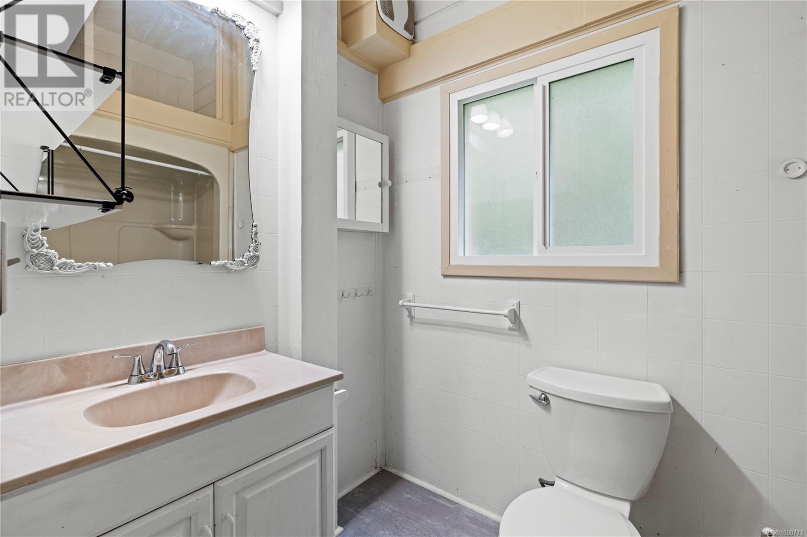 255 Ricardo Rd, Gabriola Island