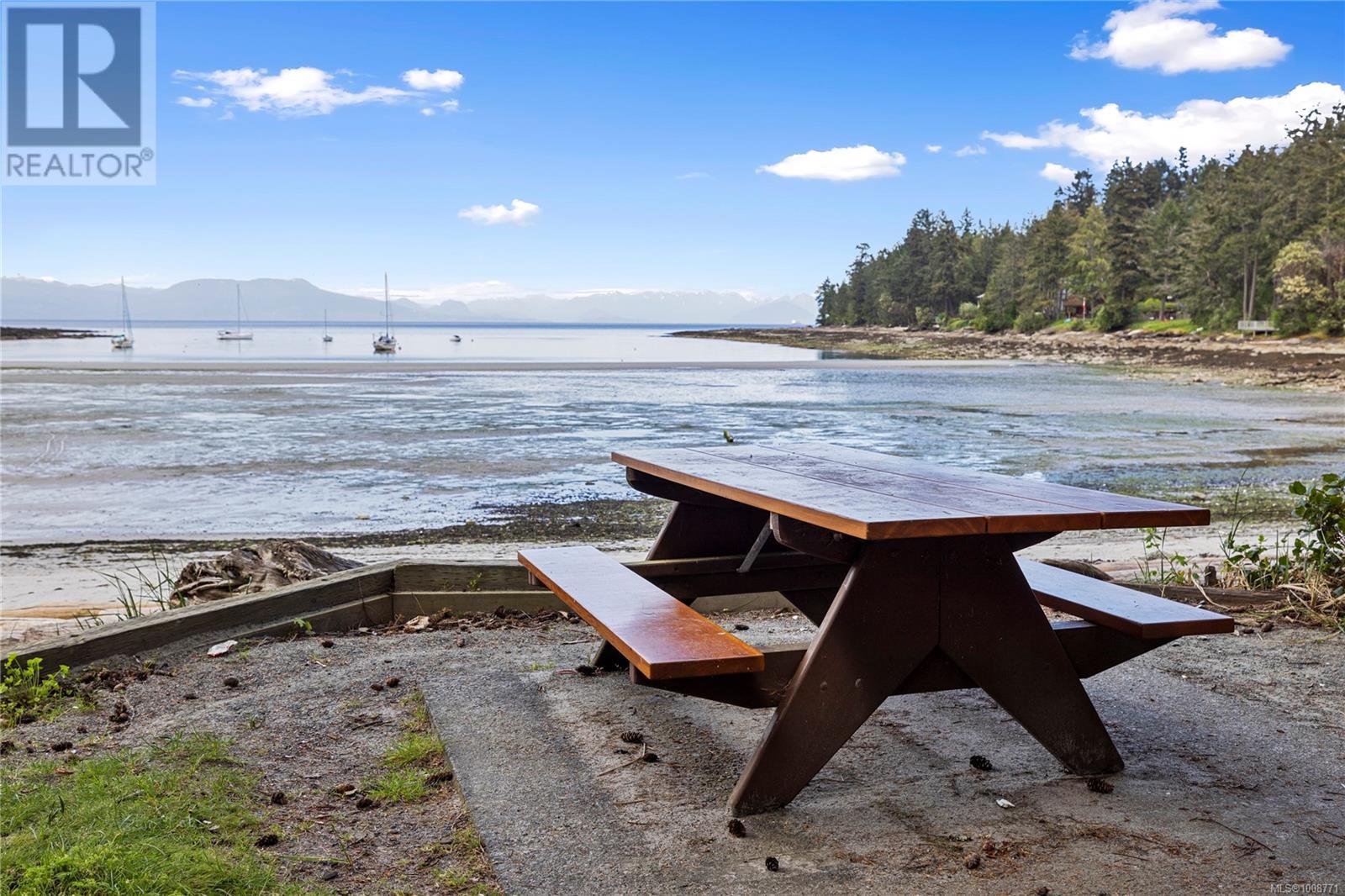 255 Ricardo Rd, Gabriola Island