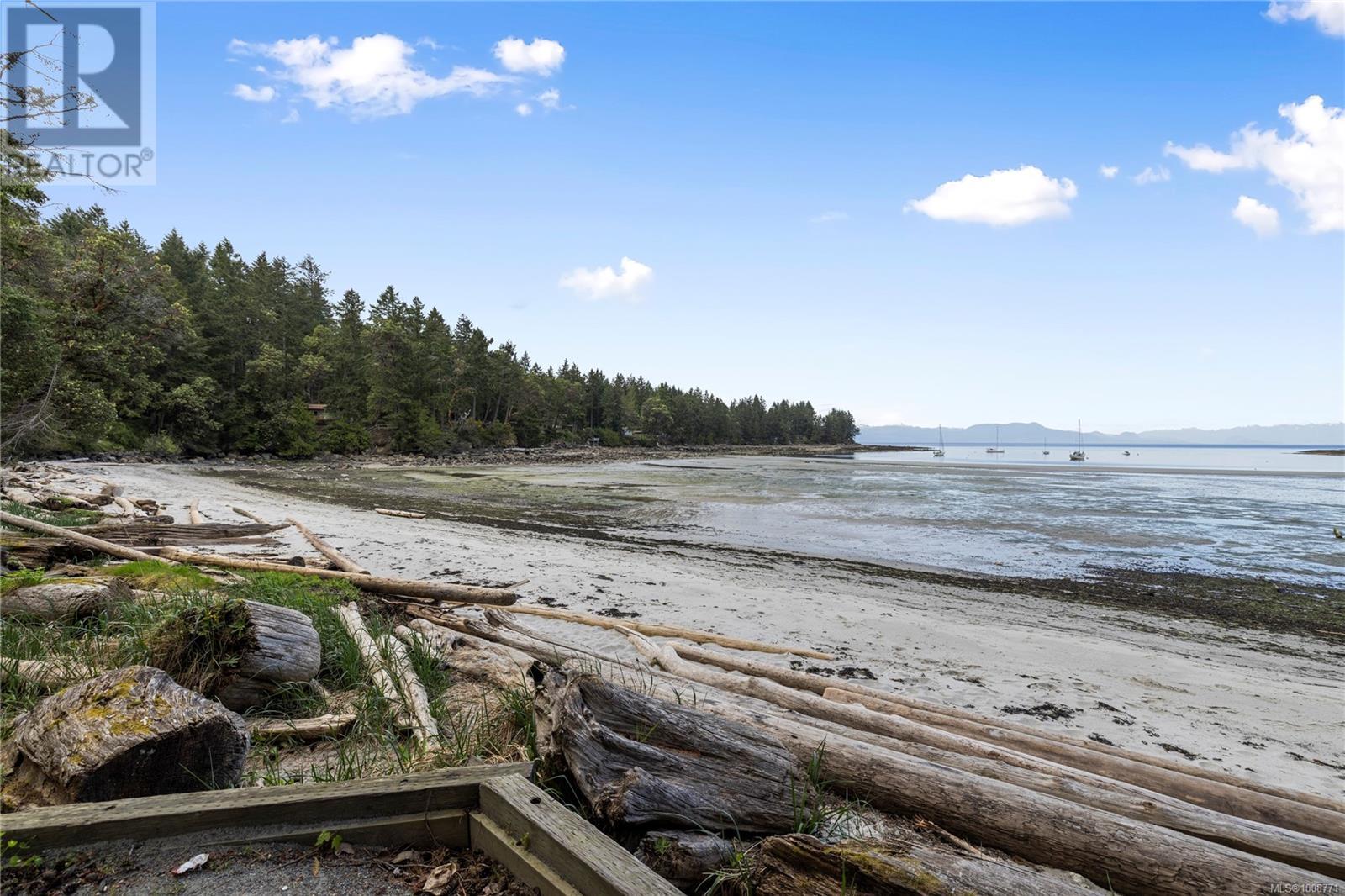255 Ricardo Rd, Gabriola Island