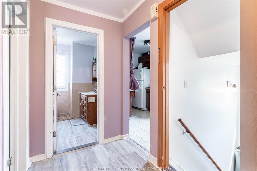 Photo 5 of 562 Dougall, Windsor ON